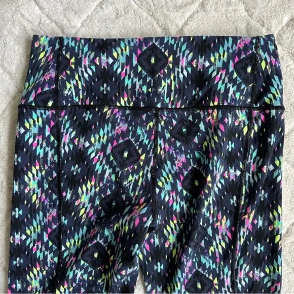 Victoria's Secret VSX SPORT | "Mayan Temple" Knockout Leggings | Size Medium - Picture 5 of 10